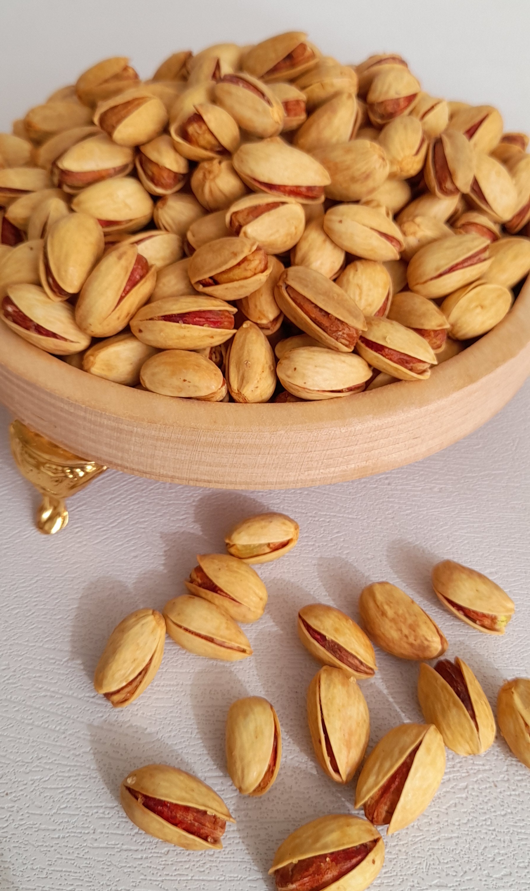 پسته احمدآقایی شور زعفرانی